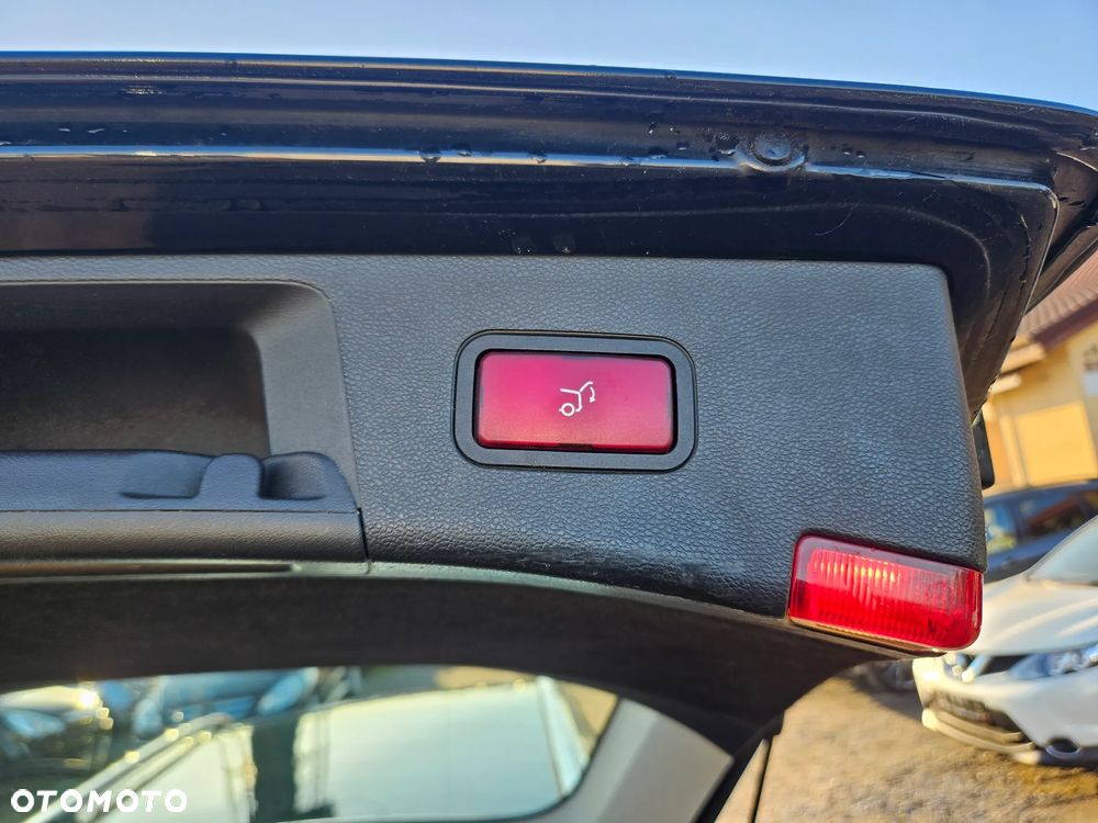 Mercedes-Benz Klasa E 350 CDI DPF BlueEFFICIENCY 7G-TRONIC Elegance - 21