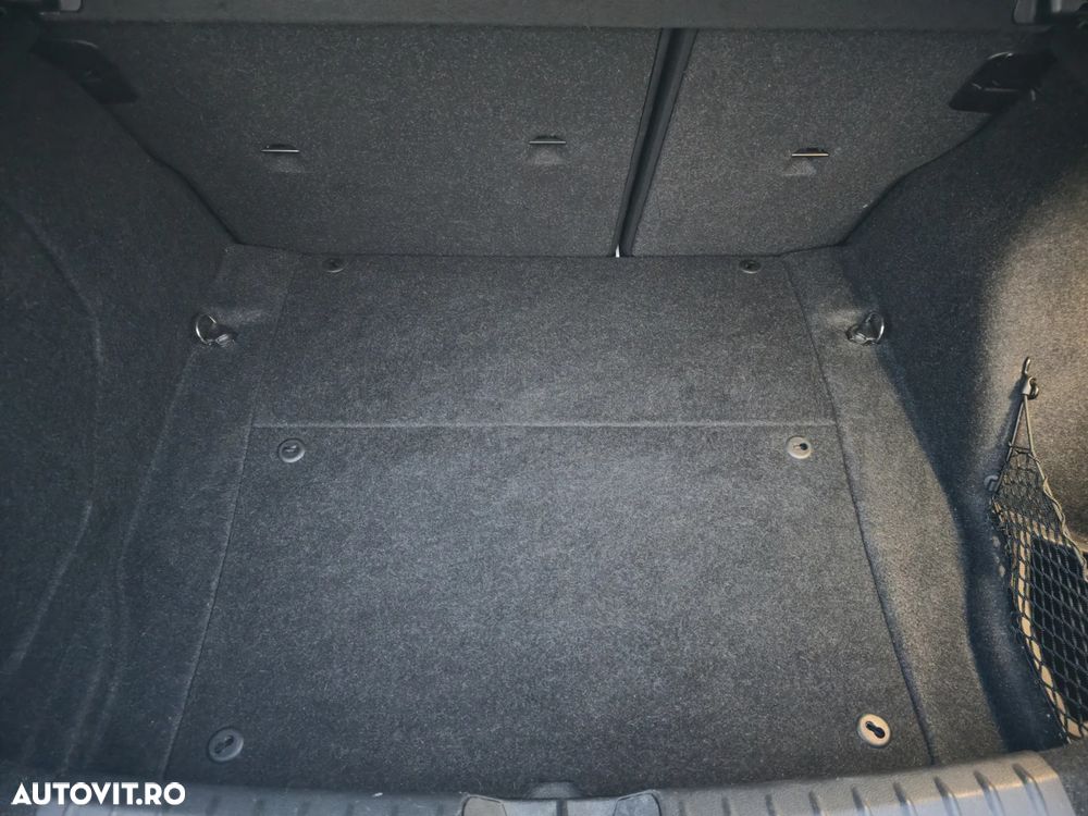 BMW Seria 1 120i - 13