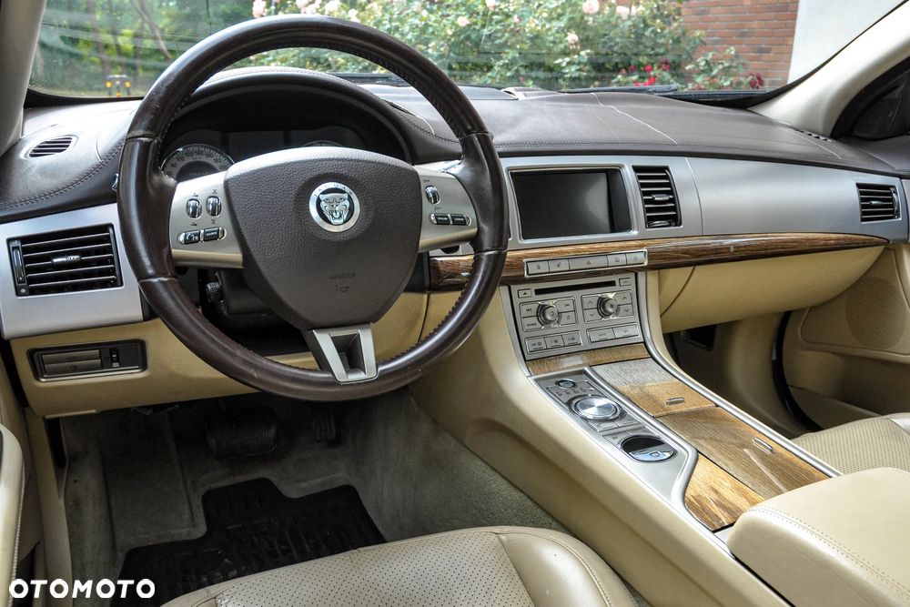 Jaguar XF 3.0 V6 D S Premium Luxury - 9