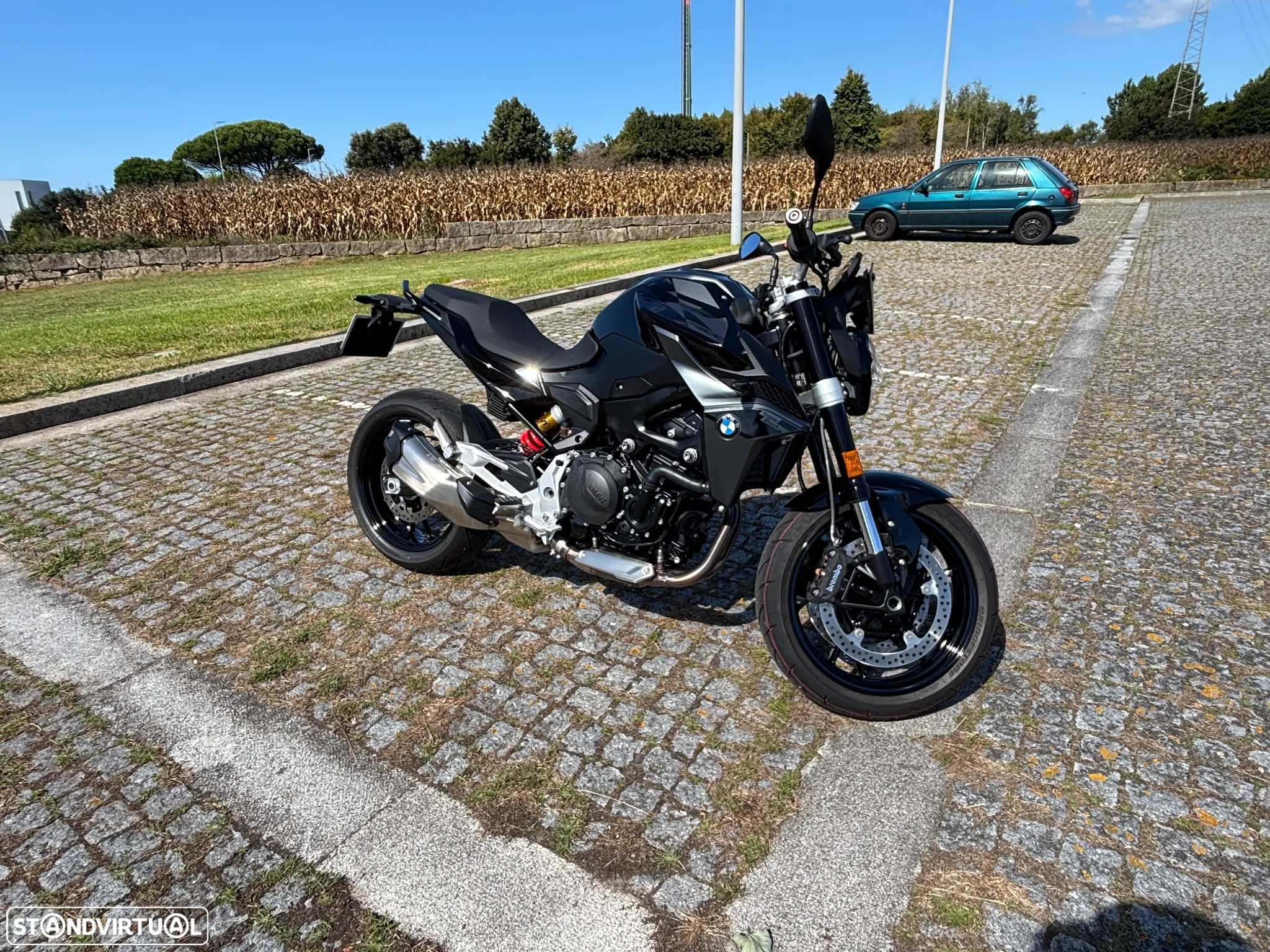 BMW F 900 R Triple Black - 4