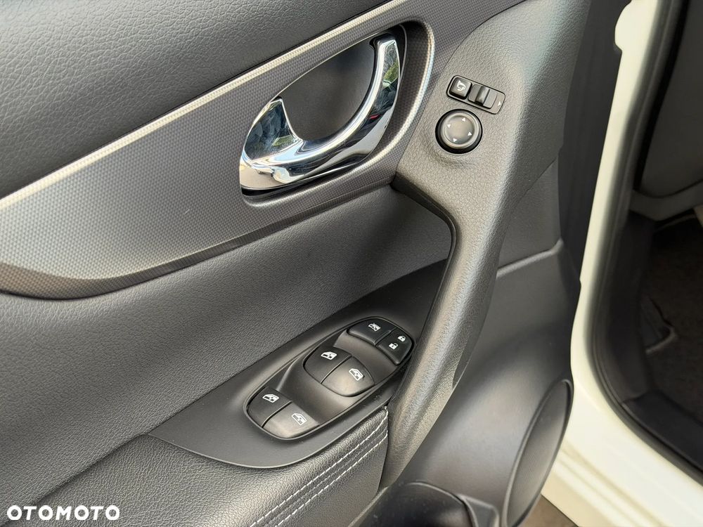 Nissan Qashqai 1.3 DIG-T N-Connecta - 11