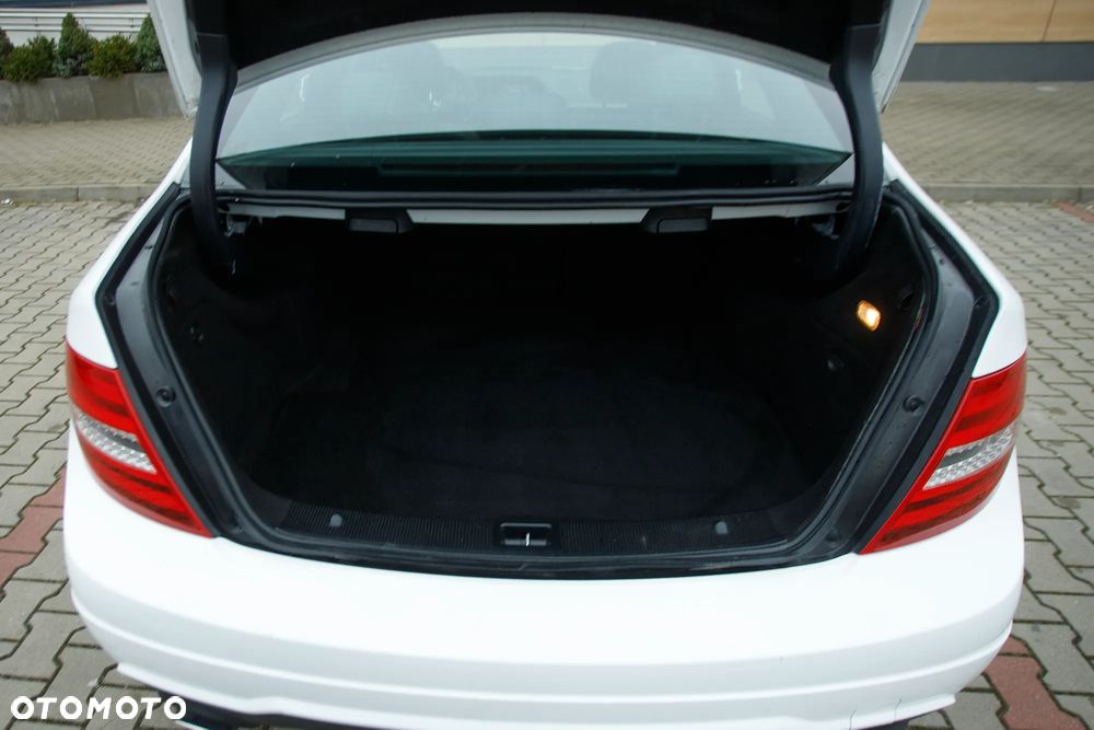 Mercedes-Benz Klasa C 350 4Matic 7G-TRONIC Avantgarde Edition - 13