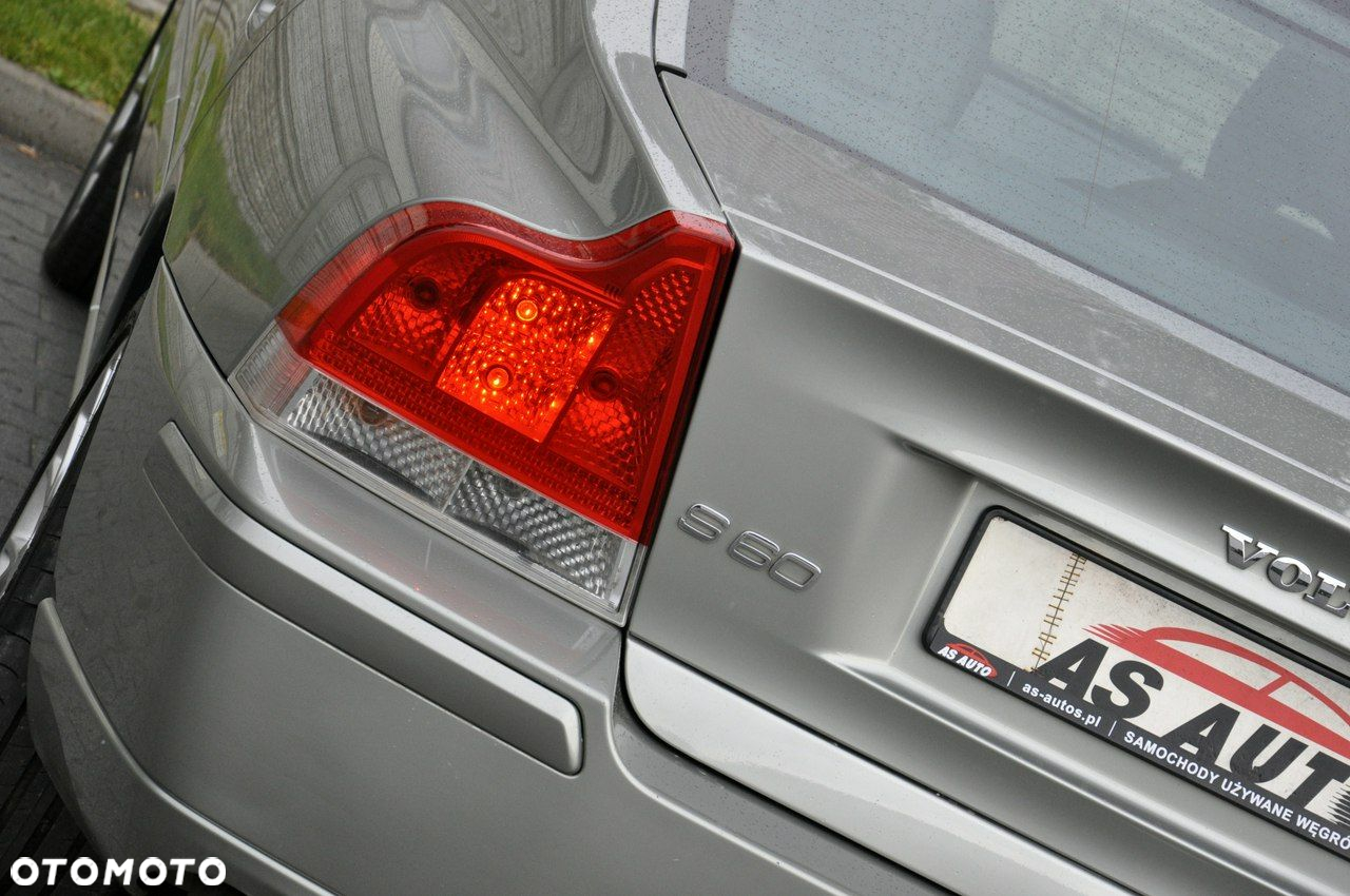 Volvo S60 2.4 Momentum - 29