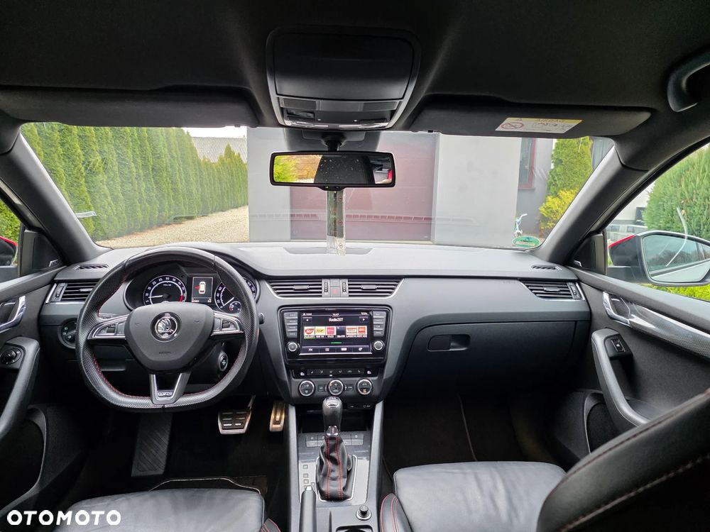 Skoda Octavia 2.0 TDI DSG RS - 27