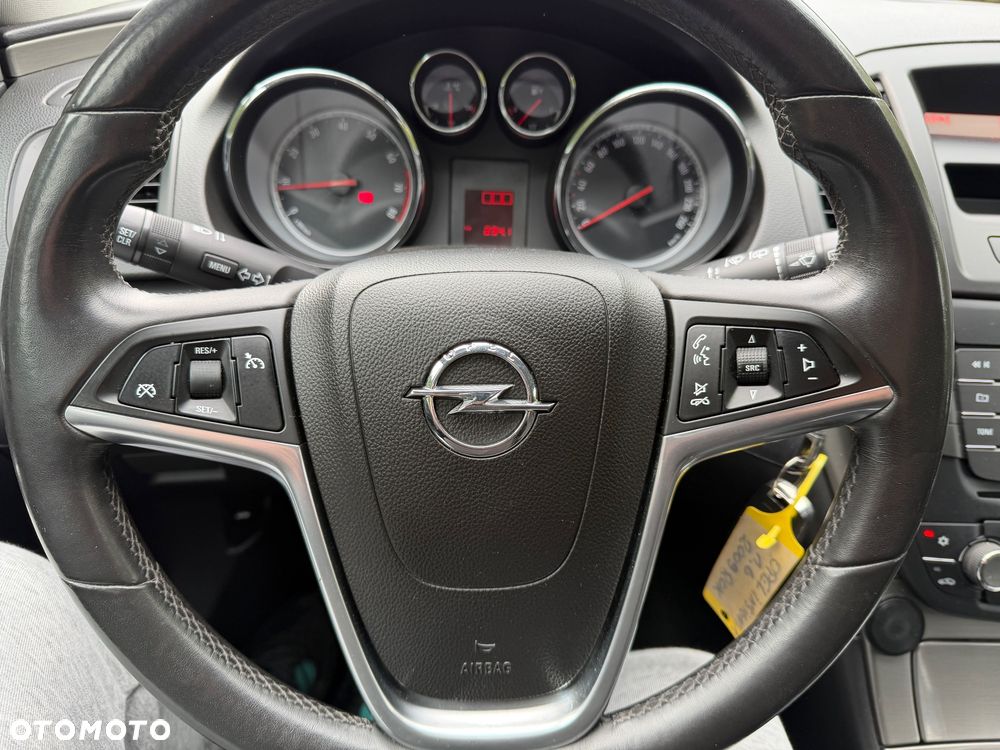 Opel Insignia - 10