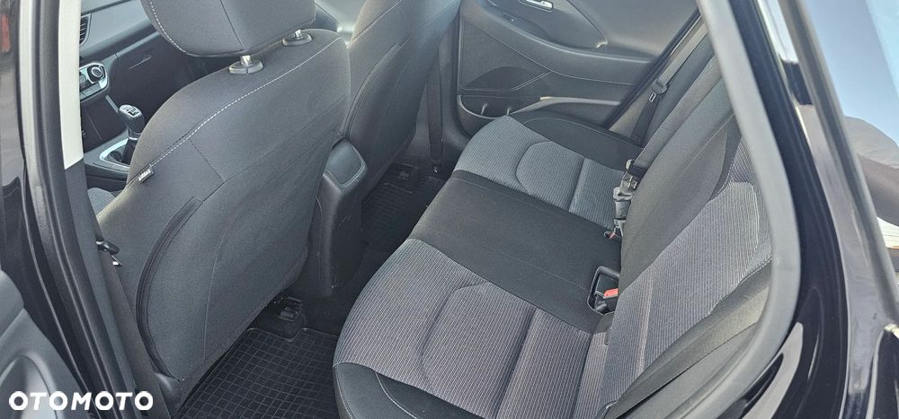 Hyundai i30 1.5 DPI Classic + - 14