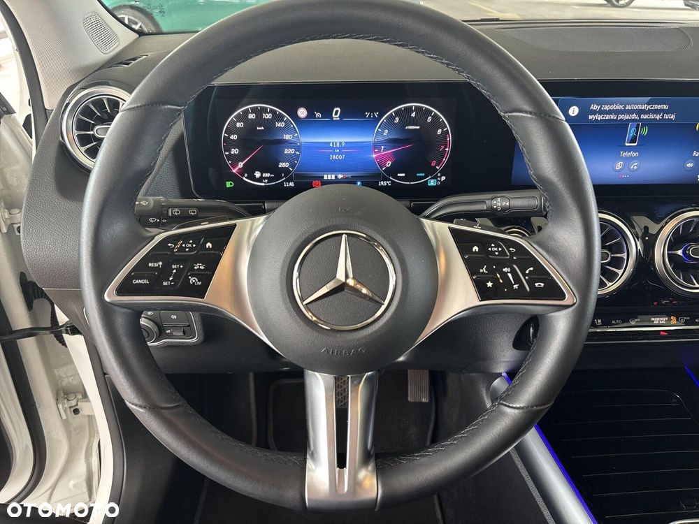 Mercedes-Benz GLA - 13