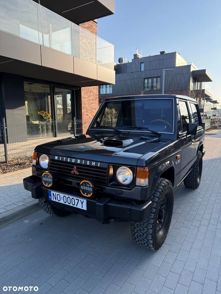 Mitsubishi Pajero - 2