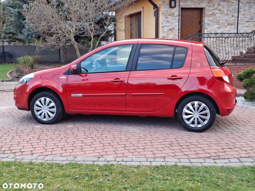 Renault Clio 1.2 16V 75 TomTom Edition - 4