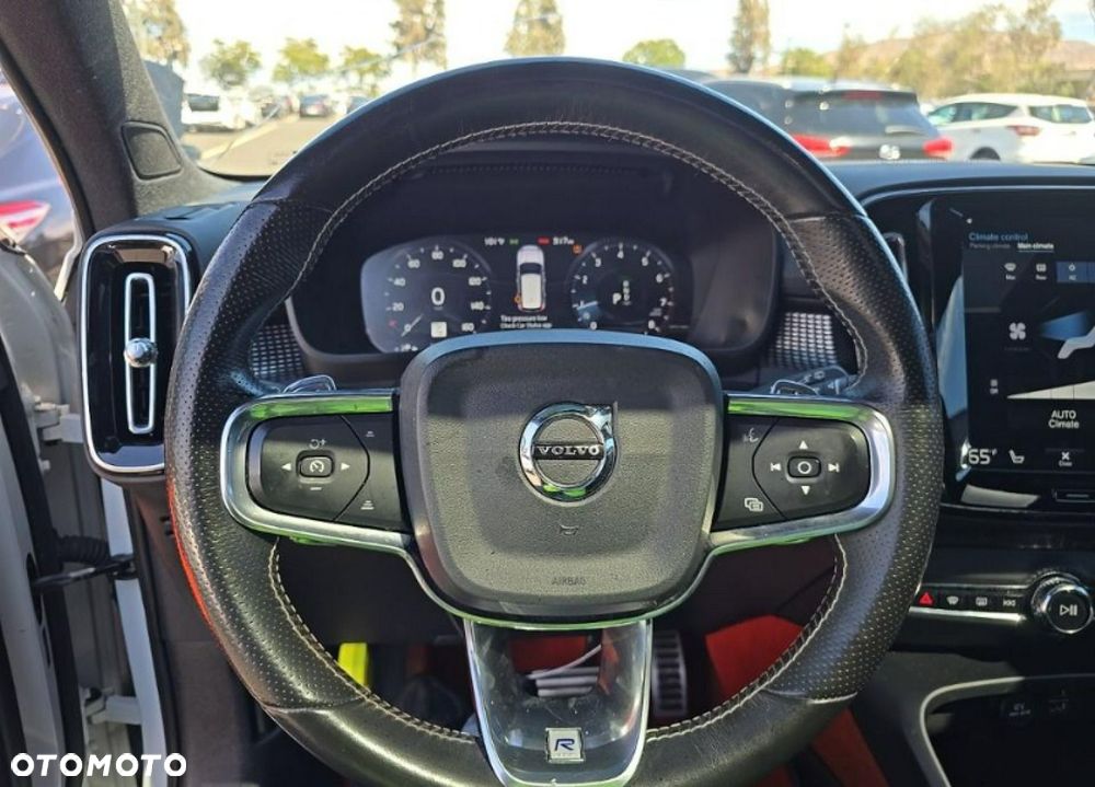 Volvo XC 40 T5 AWD R-Design - 8