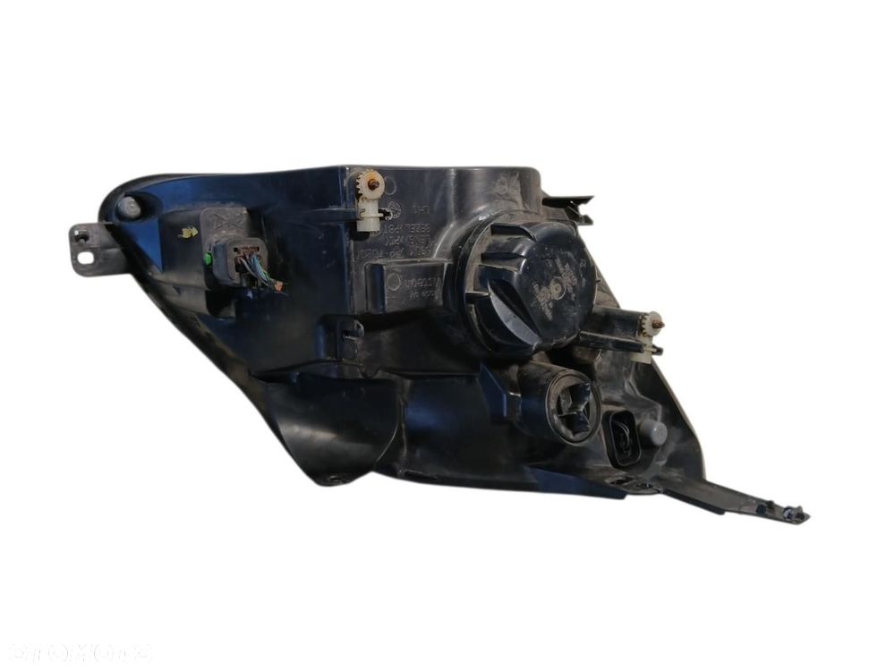 LAMPA LEWA PRZEDNIA PRZÓD FORD FIESTA MK6 - 4
