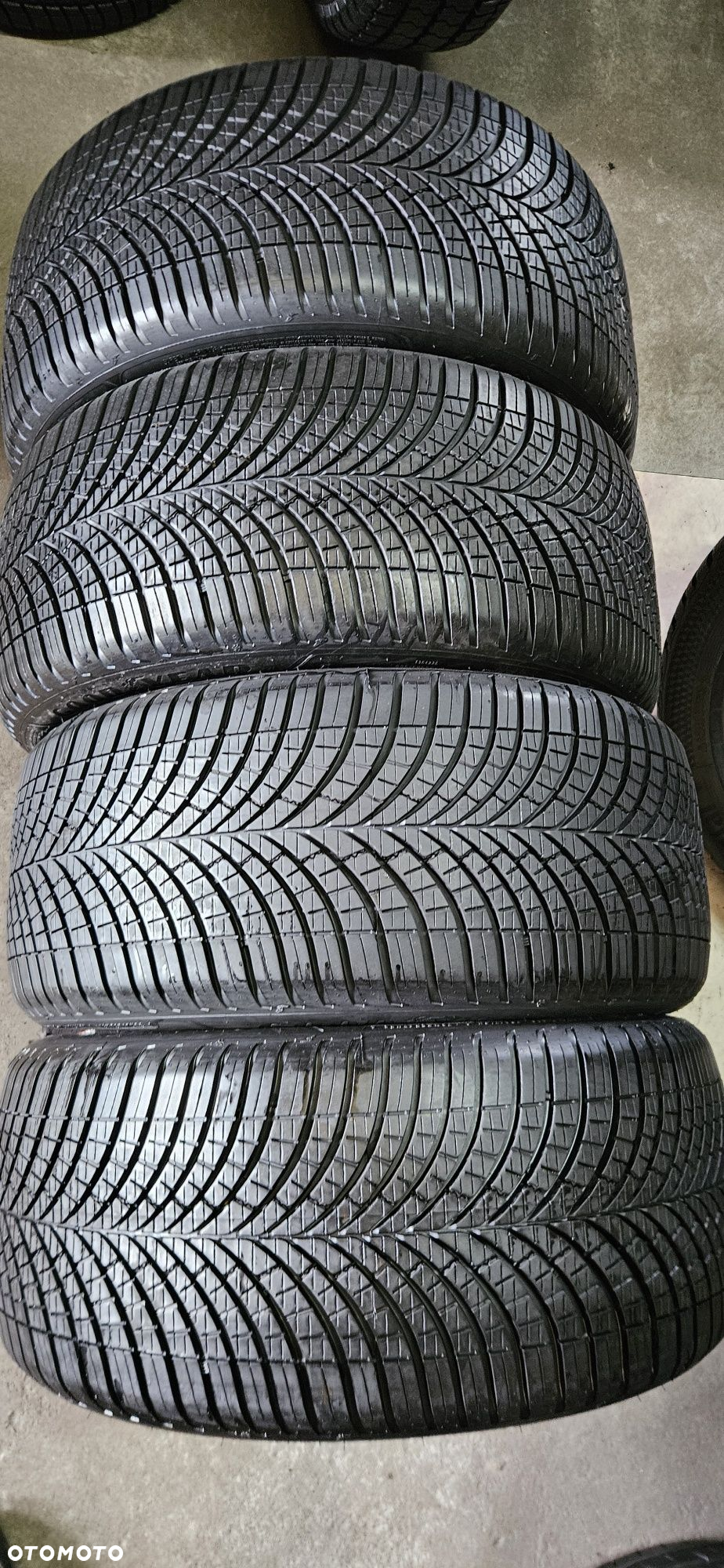 opony używane 245/40R18 Goodyear vector 4seasons Gen-3 - 3