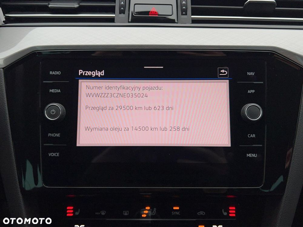 Volkswagen Passat - 29