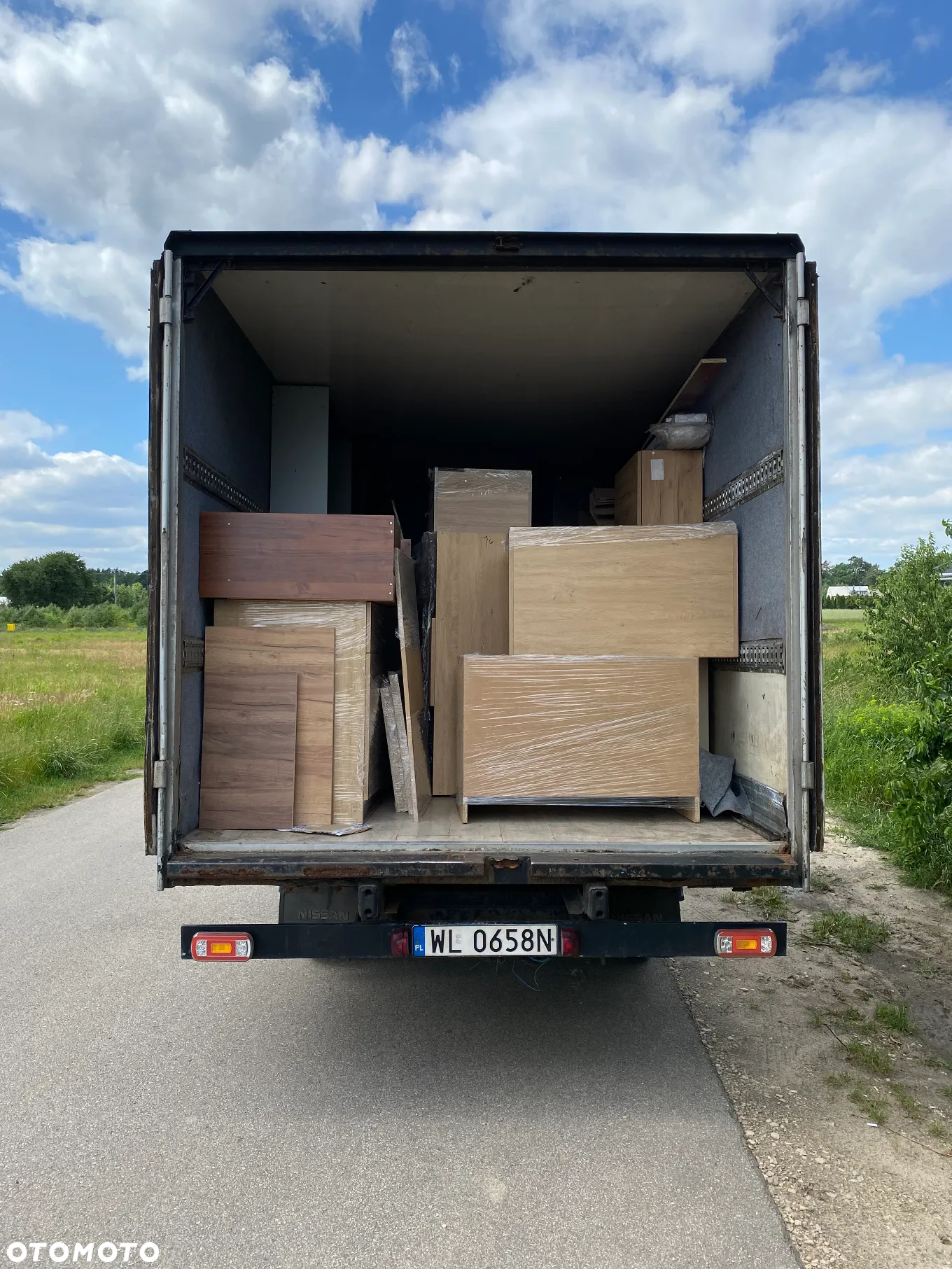 Nissan CABSTAR - 38