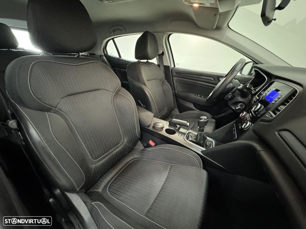 Renault Mégane 1.5 dCi Zen - 11