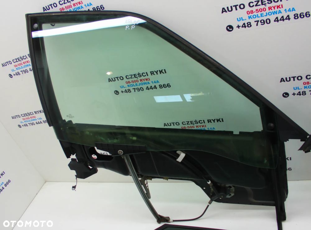 Audi 80 B3 Ramka drzwi szyba mechanizm podnoszenia szyby podnośnik - 3