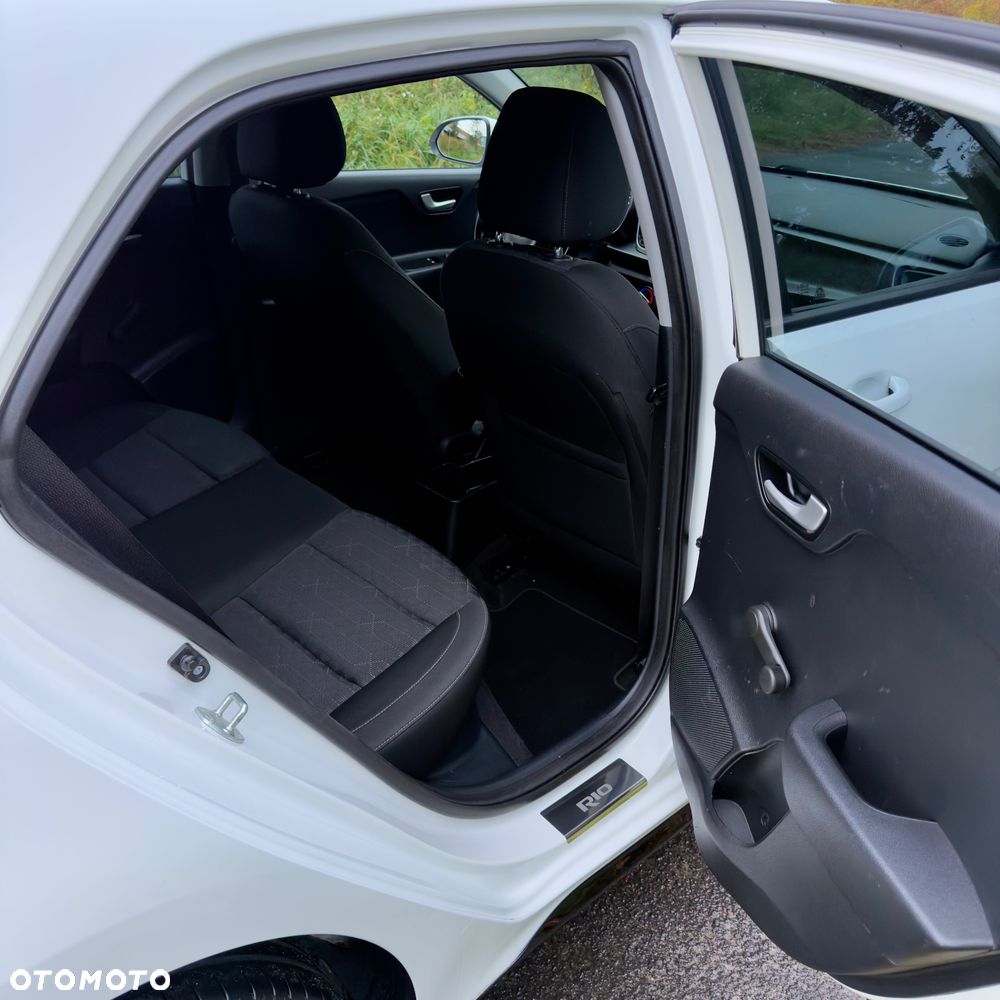 Kia Rio 1.0 T-GDI 100 Dream-Team Edition - 20