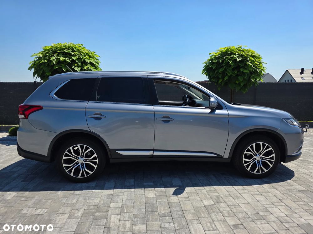 Mitsubishi Outlander 2.0 2WD CVT Diamant Edition+ - 4