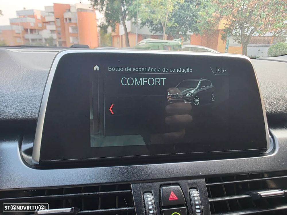 BMW 216 Active Tourer d Line Luxury - 25