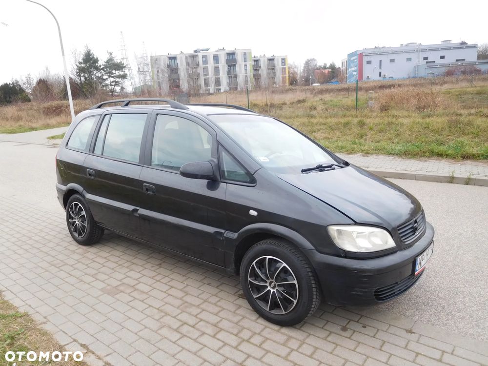 Opel Zafira 1.8 16V Comfort - 1