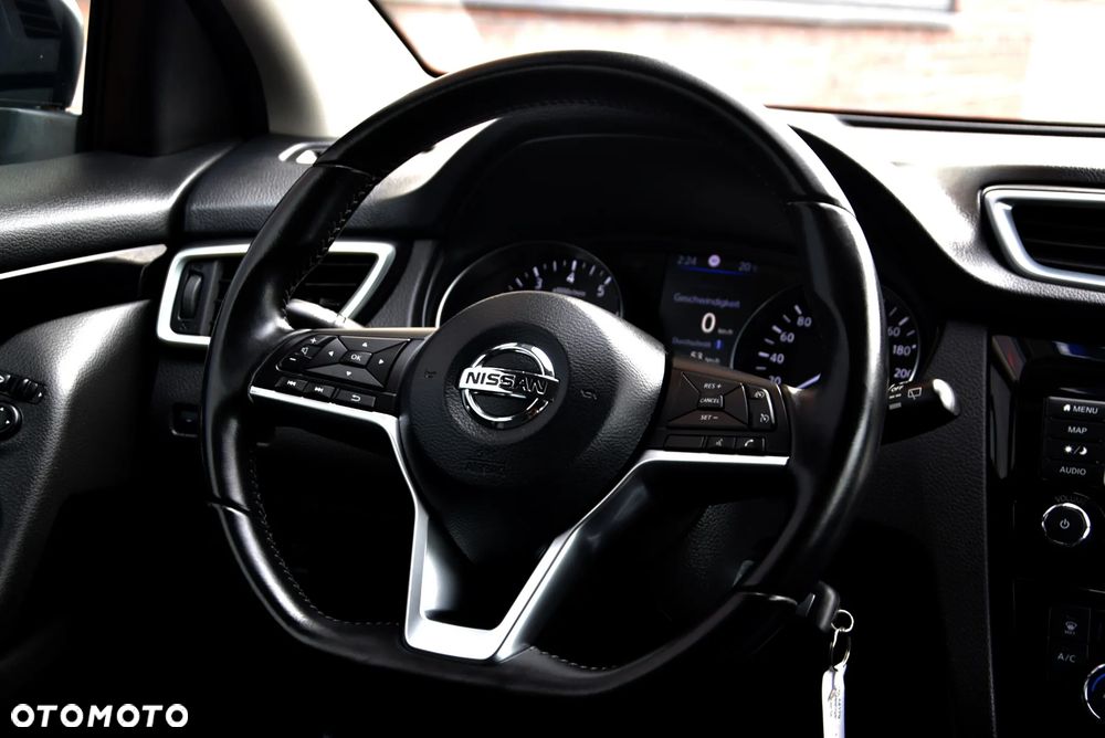 Nissan Qashqai 1.3 DIG-T N-Connecta - 19