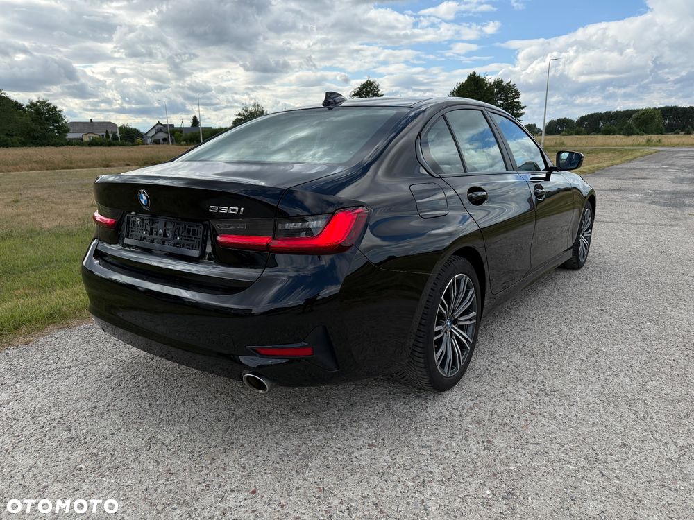 BMW Seria 3 330i - 5