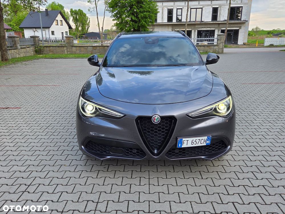 Alfa Romeo Stelvio 2.0 Turbo 16V AT8-Q4 Veloce Ti - 4