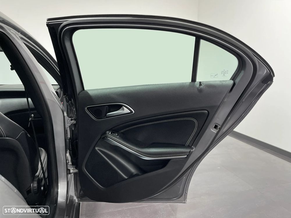 Mercedes-Benz A 180 CDI BE Edition Urban - 38