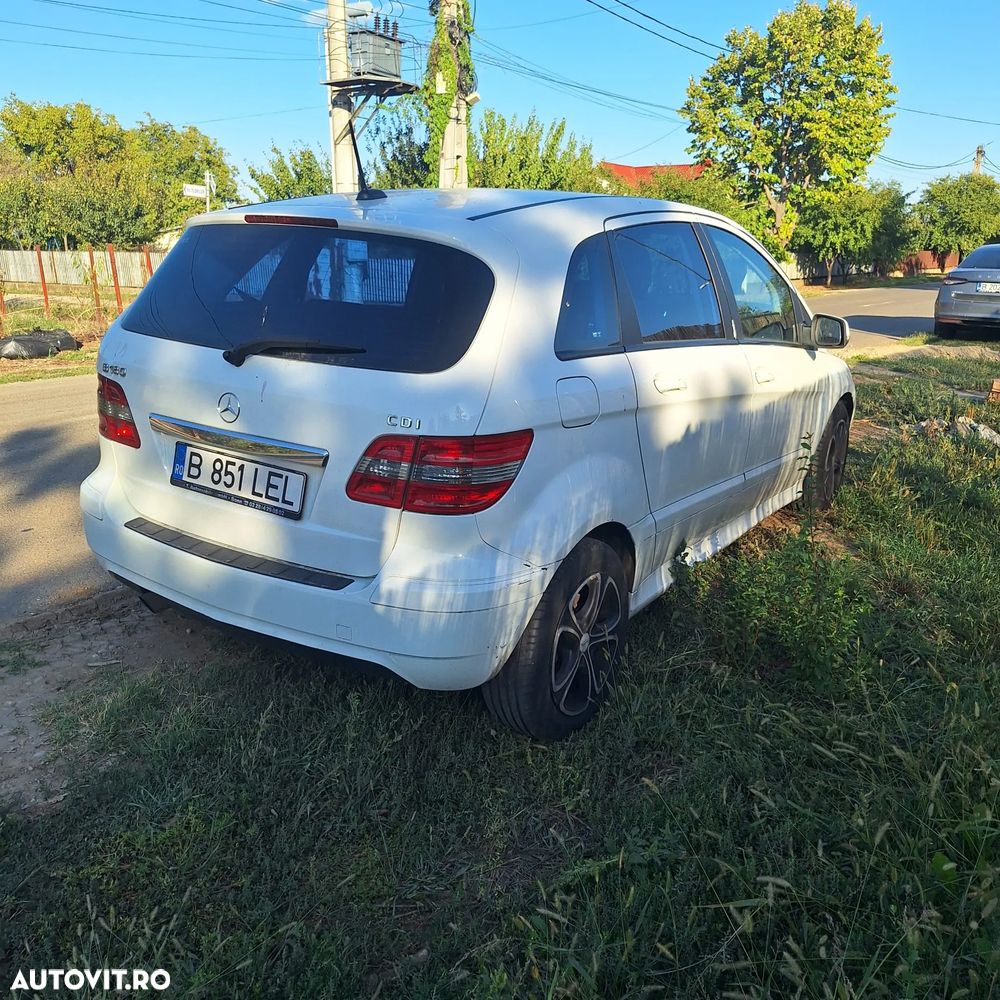 Mercedes-Benz B 180 CDI Autotronic - 11