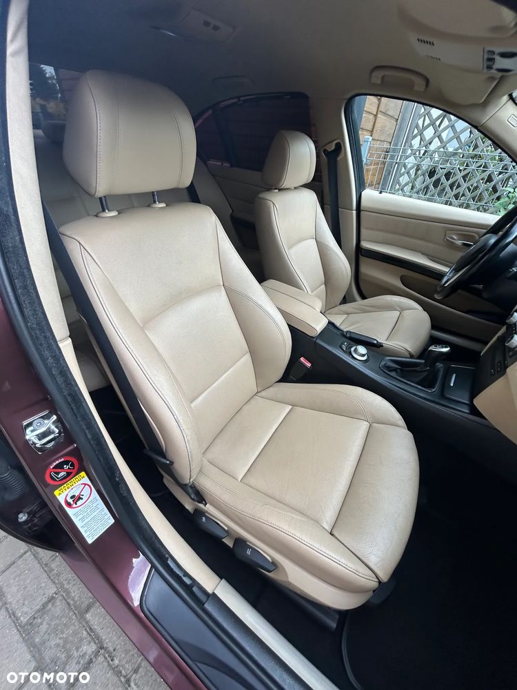 BMW Seria 3 320i - 36