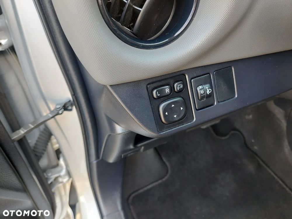 Toyota Yaris - 18