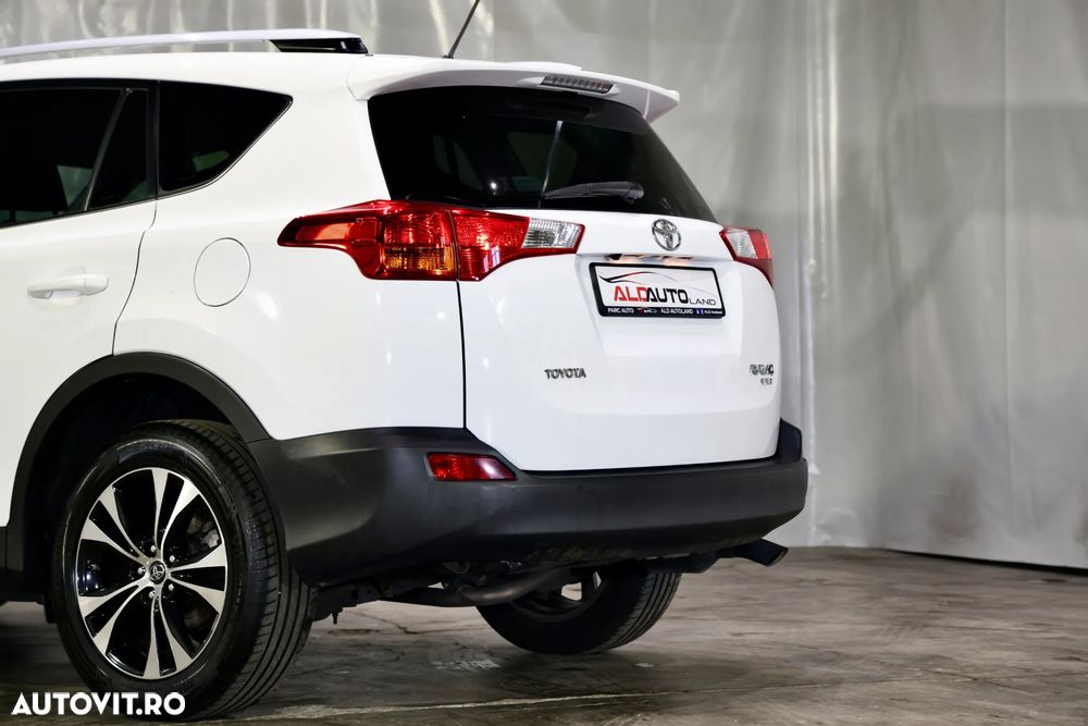 Toyota RAV4 2.0 D-4D 4x4 - 29