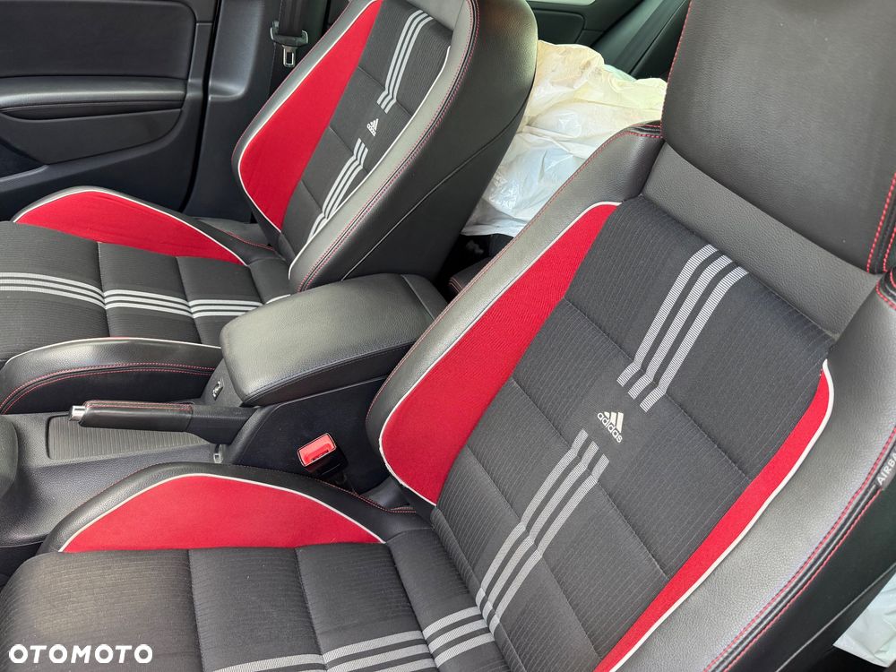 Volkswagen Golf 2.0 GTI adidas - 7