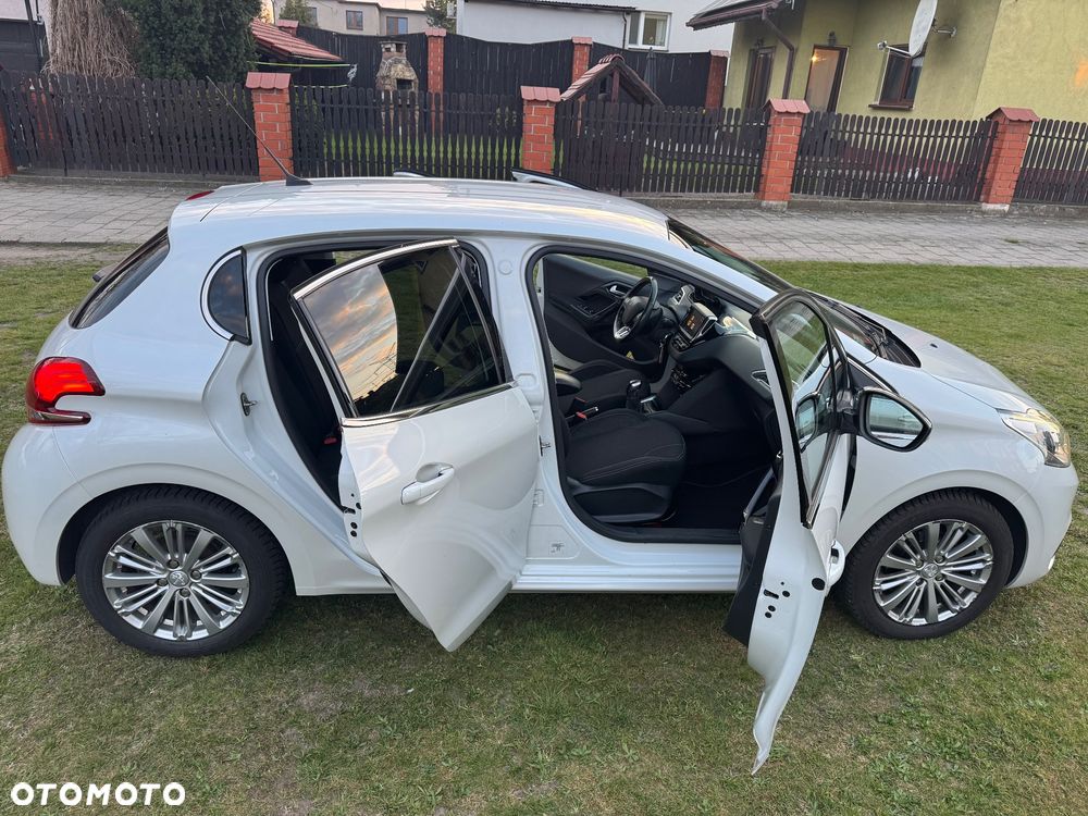 Peugeot 208 1.2 PureTech Allure - 10