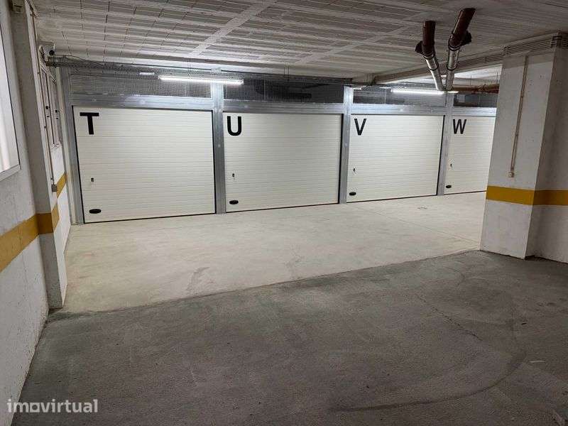 Garagem / Arrumo Centro Gaia - Grande imagem: 2/9