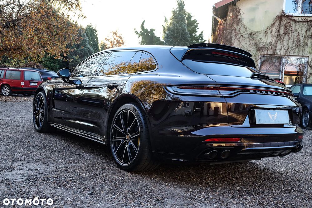 Porsche Panamera Turbo S Sport Turismo - 4