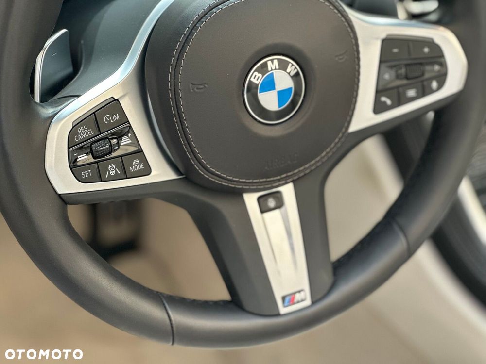 BMW Seria 8 - 32