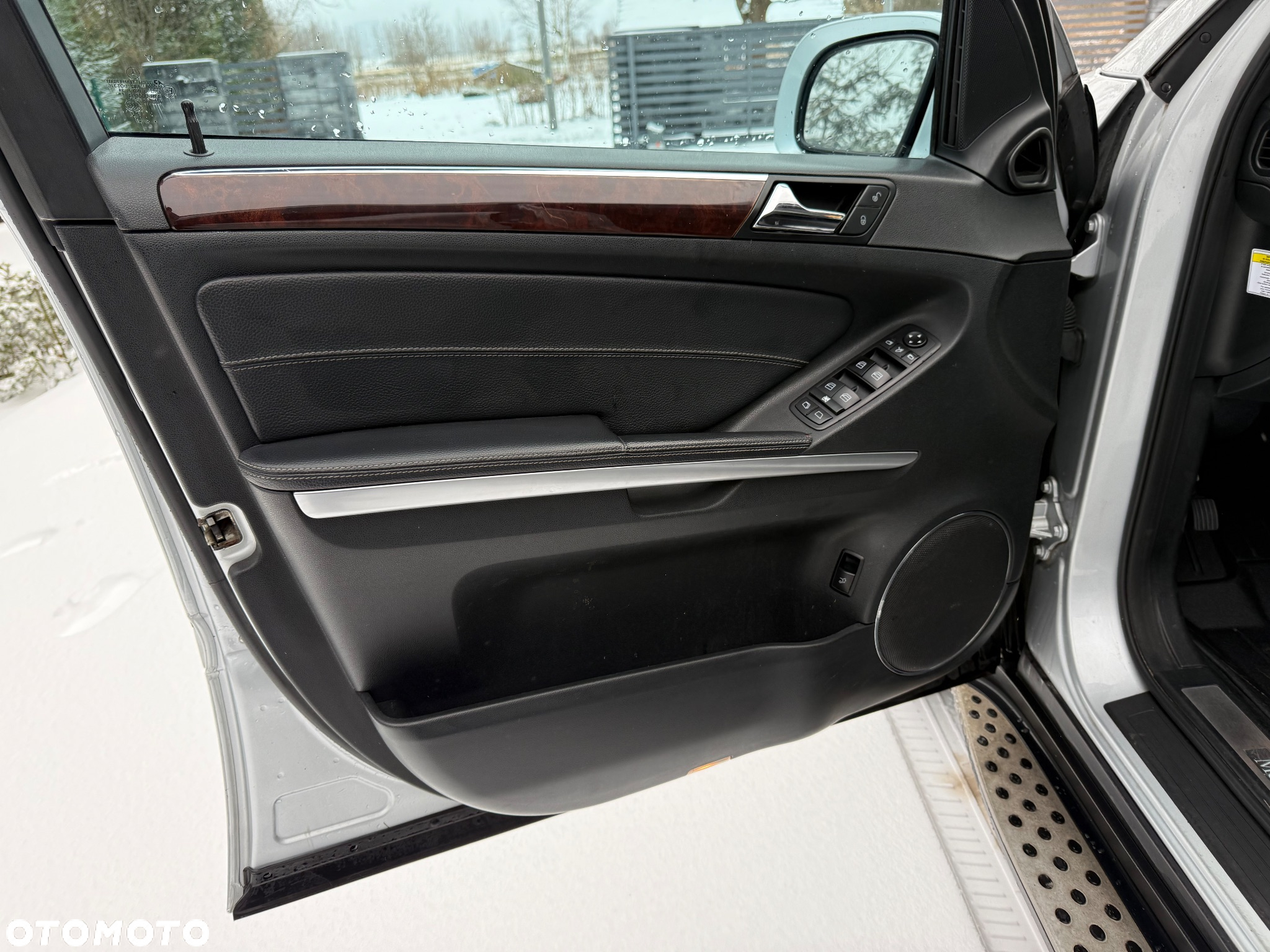 Mercedes-Benz GL 500 4Matic 7G-TRONIC Grand Edition - 32