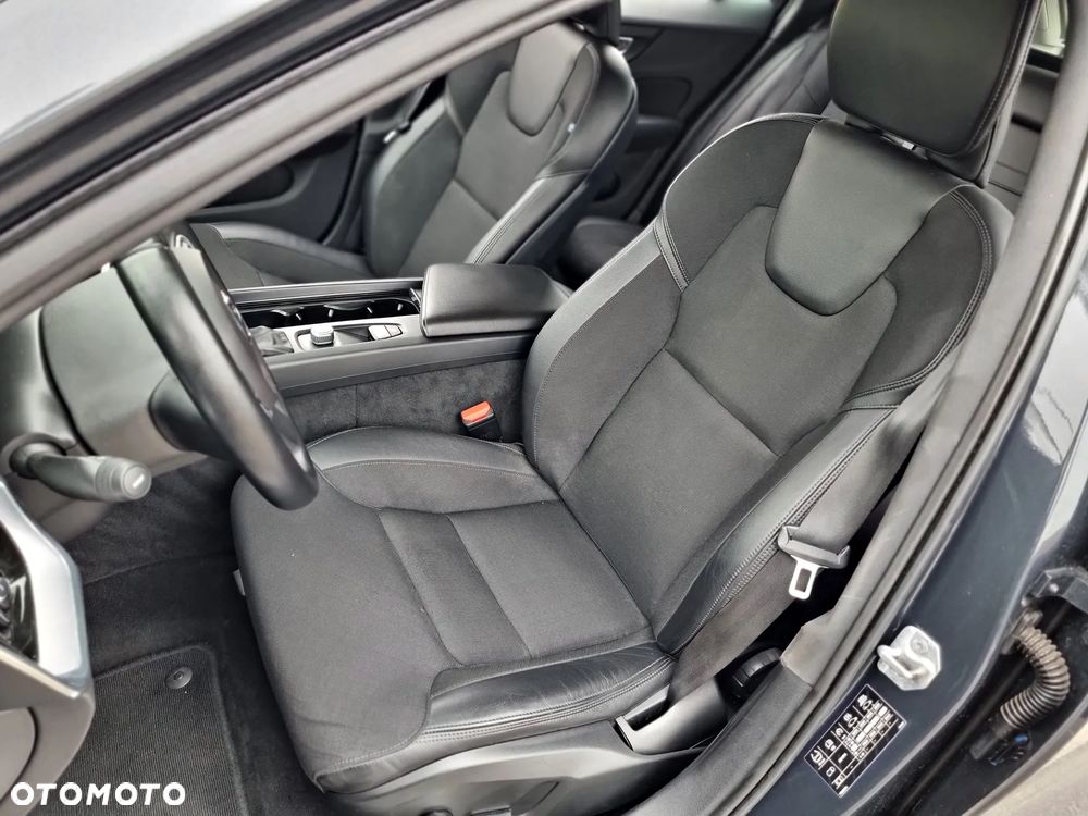 Volvo V60 T5 Geartronic Momentum - 19