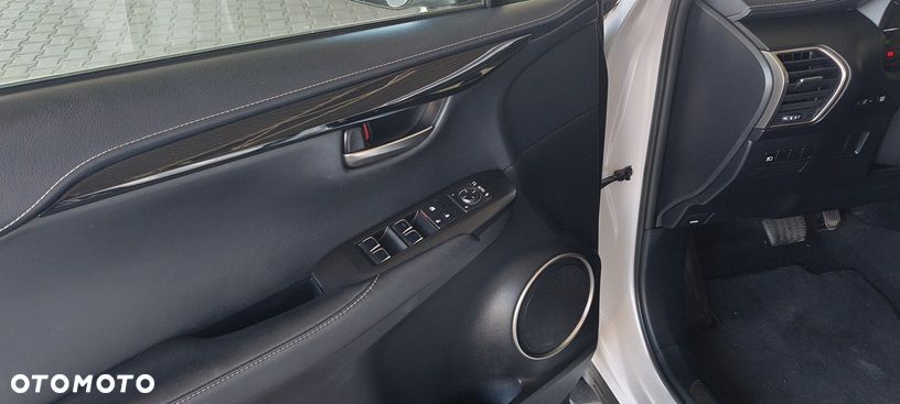 Lexus NX 300h Elegance AWD - 3