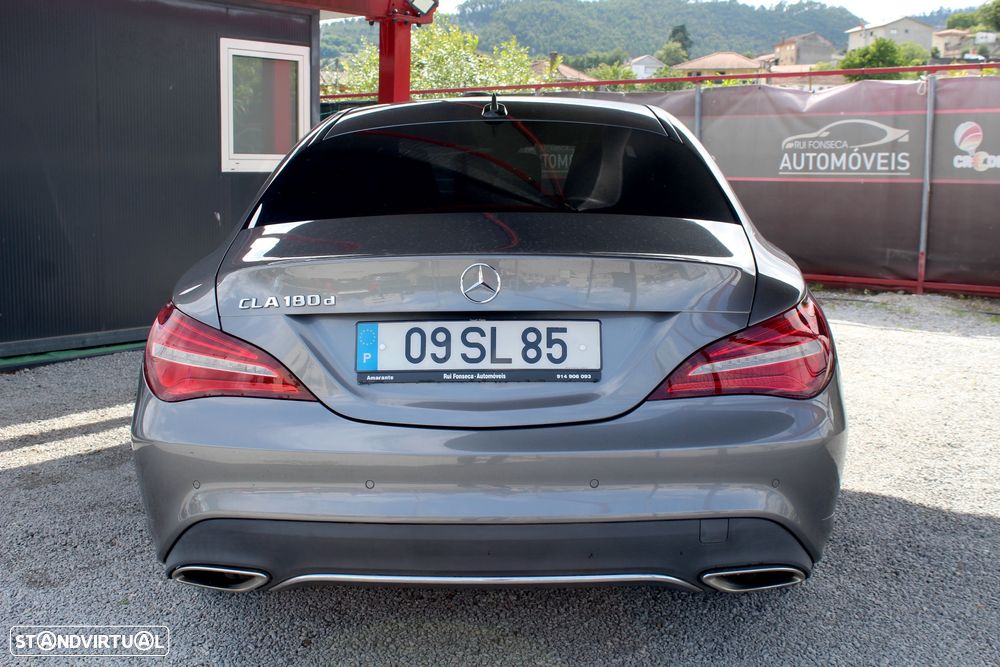 Mercedes-Benz CLA 180 d Shooting Brake Urban - 4