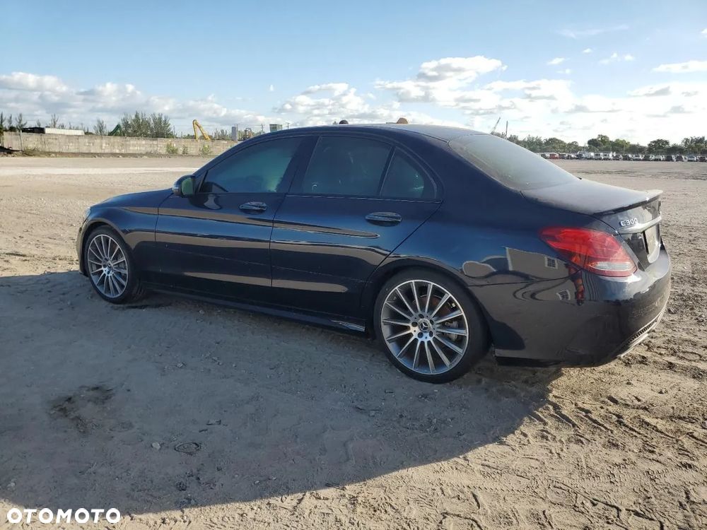 Mercedes-Benz Klasa C 300 9G-TRONIC - 3