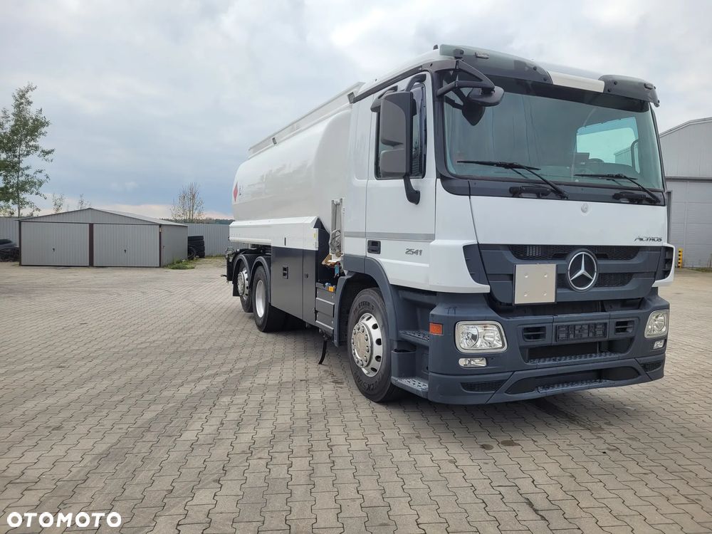 Mercedes-Benz AUTOCYSTERNA MERCEDES ACTROS 26410 V6 - 1