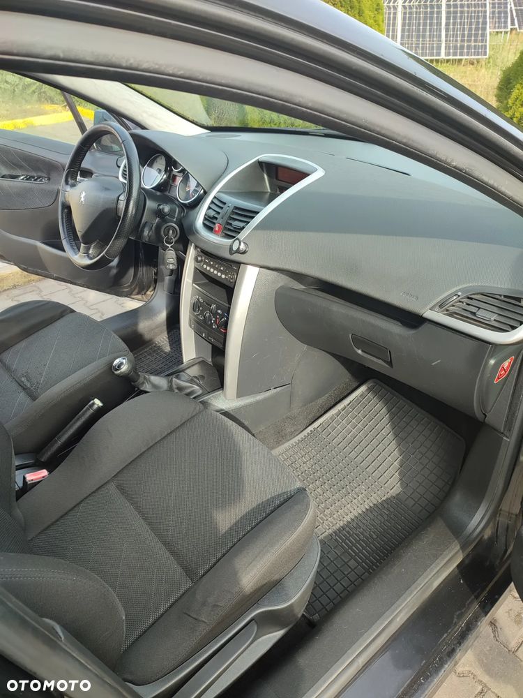 Peugeot 207 - 10