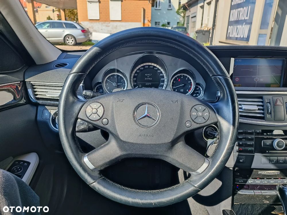 Mercedes-Benz Klasa E 200 T CGI BlueEFFICIENCY 7G-TRONIC Avantgarde - 15