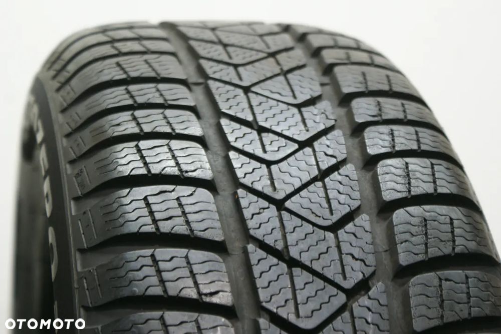 zimowe 205/60R16 PIRELLI SOTTOZERO 3 WINTER 6,5mm . - 2