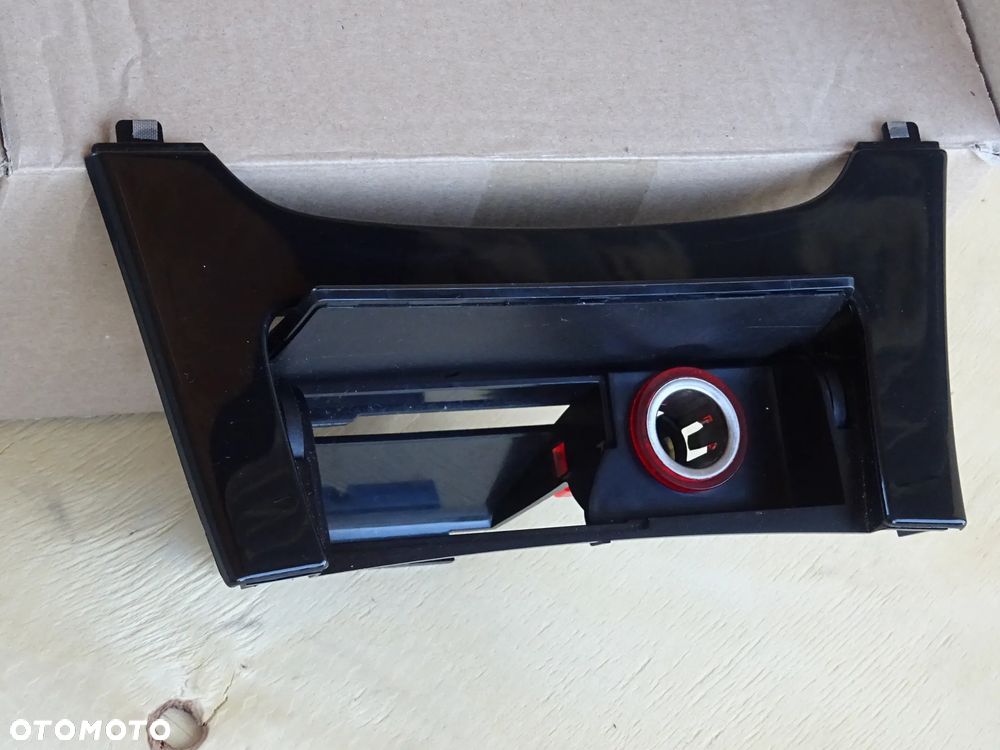 POPIELNICZKA GNIAZDO 12V PANEL DESKI CZARNY DEKOR OPEL INSIGNIA A - 6