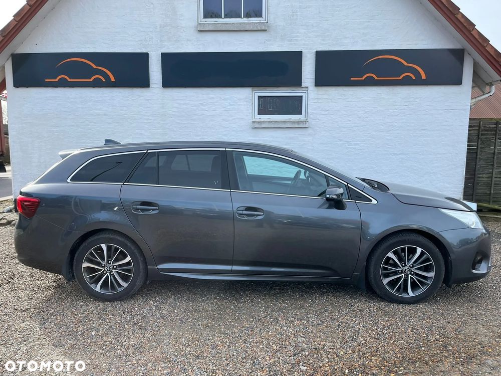 Toyota Avensis 1.8 Executive - 3