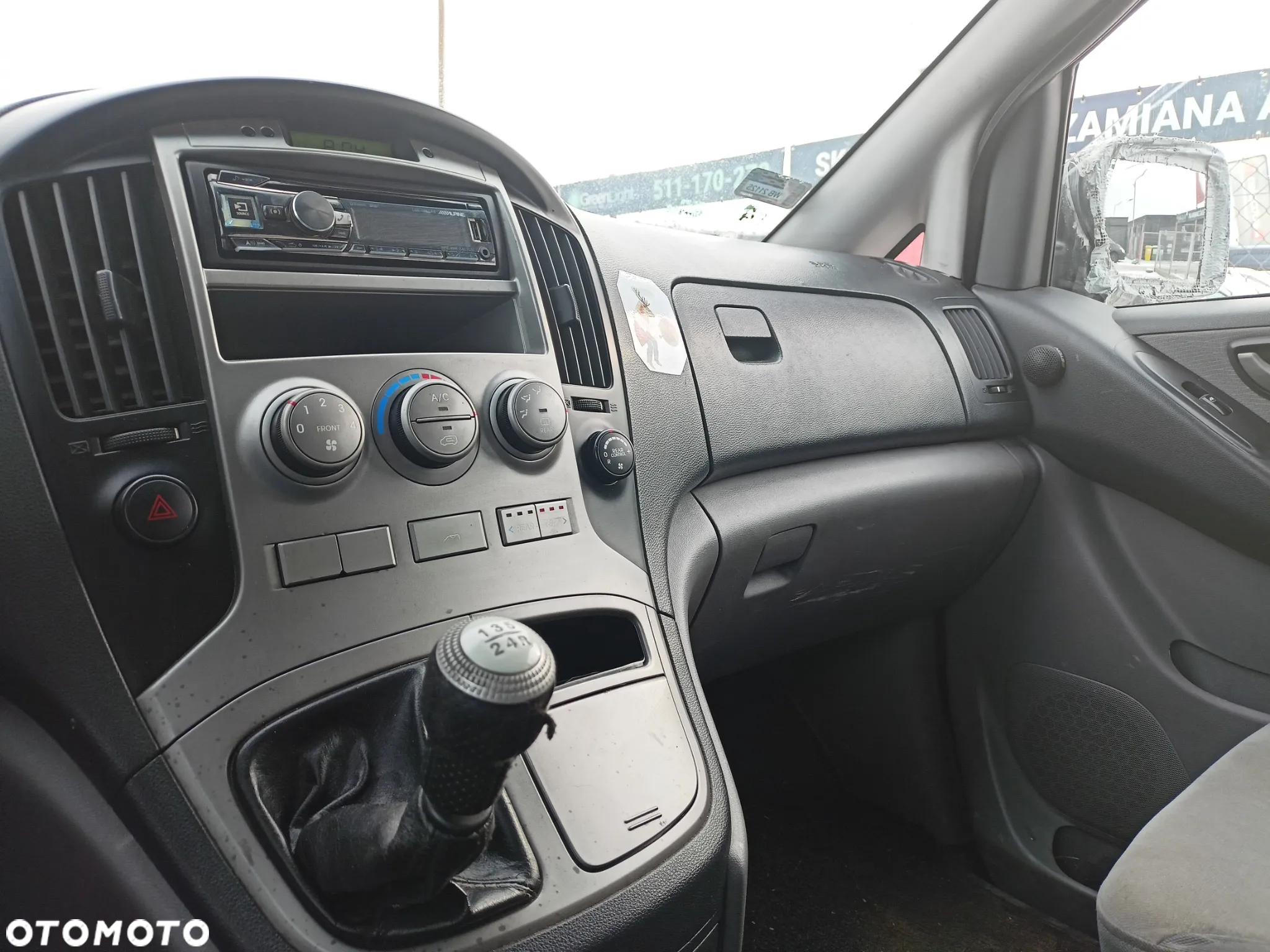Hyundai H-1 - 11