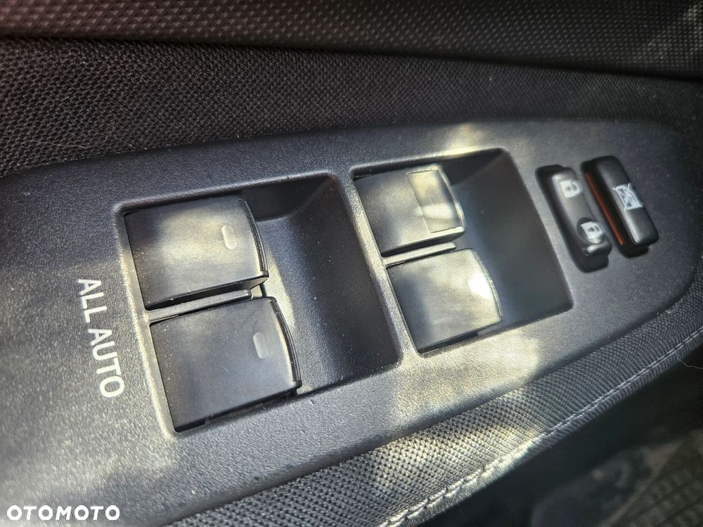 Toyota Auris 1.6 Premium MS - 8